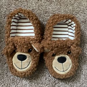 Toddler bear slippers in good used condition